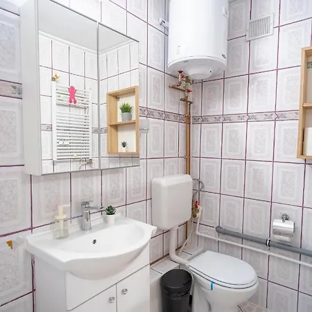 Serene 1Br Apartment With Workspace Bucharest Exterior photo